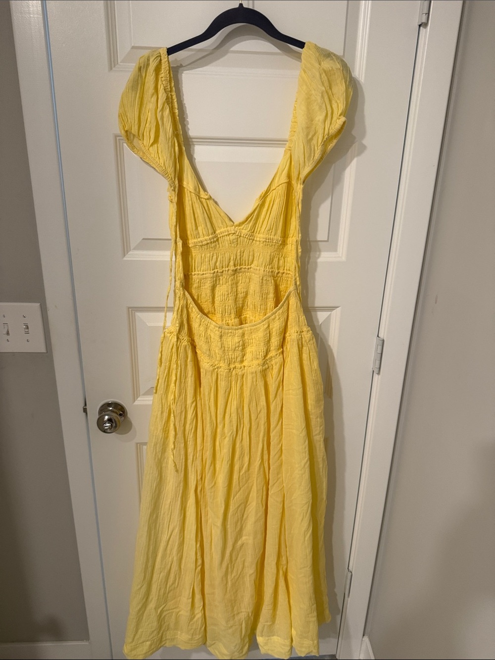 FREE PEOPLE PINEAPPLE SLICE Yellow Women's Smocked Midi Dress S SMALL backless π - Picture 3 of 12